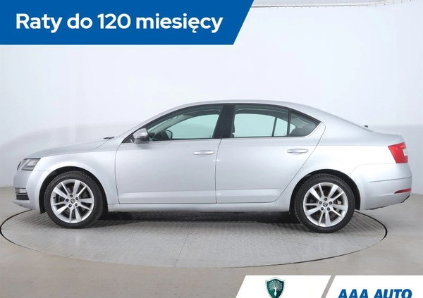 Skoda Octavia cena 72000 przebieg: 110208, rok produkcji 2018 z Łazy małe 277